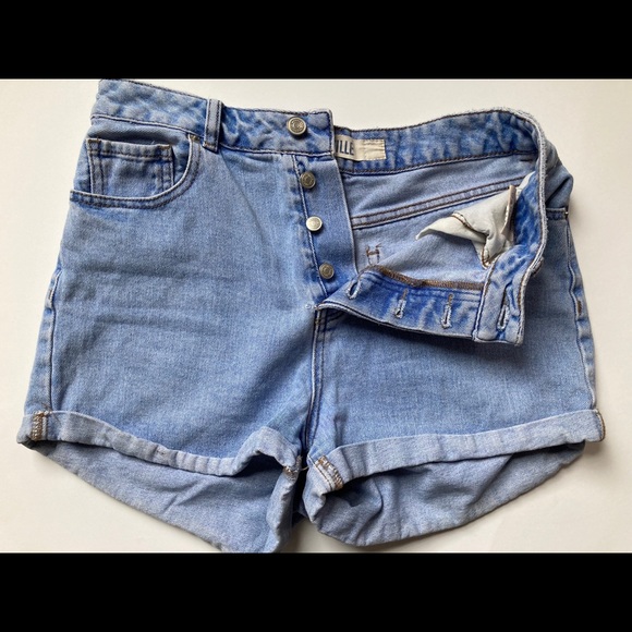 Brandy Melville Pants - Women’s Melville jean shorts size 29